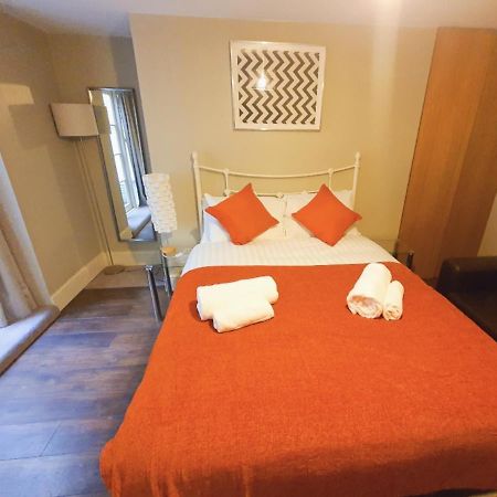Amherst Brighton Екстериор снимка
