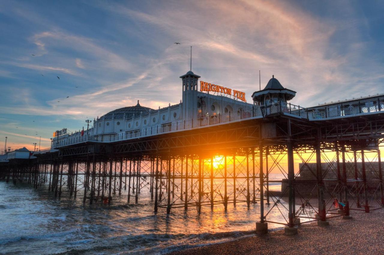 Amherst Brighton Екстериор снимка