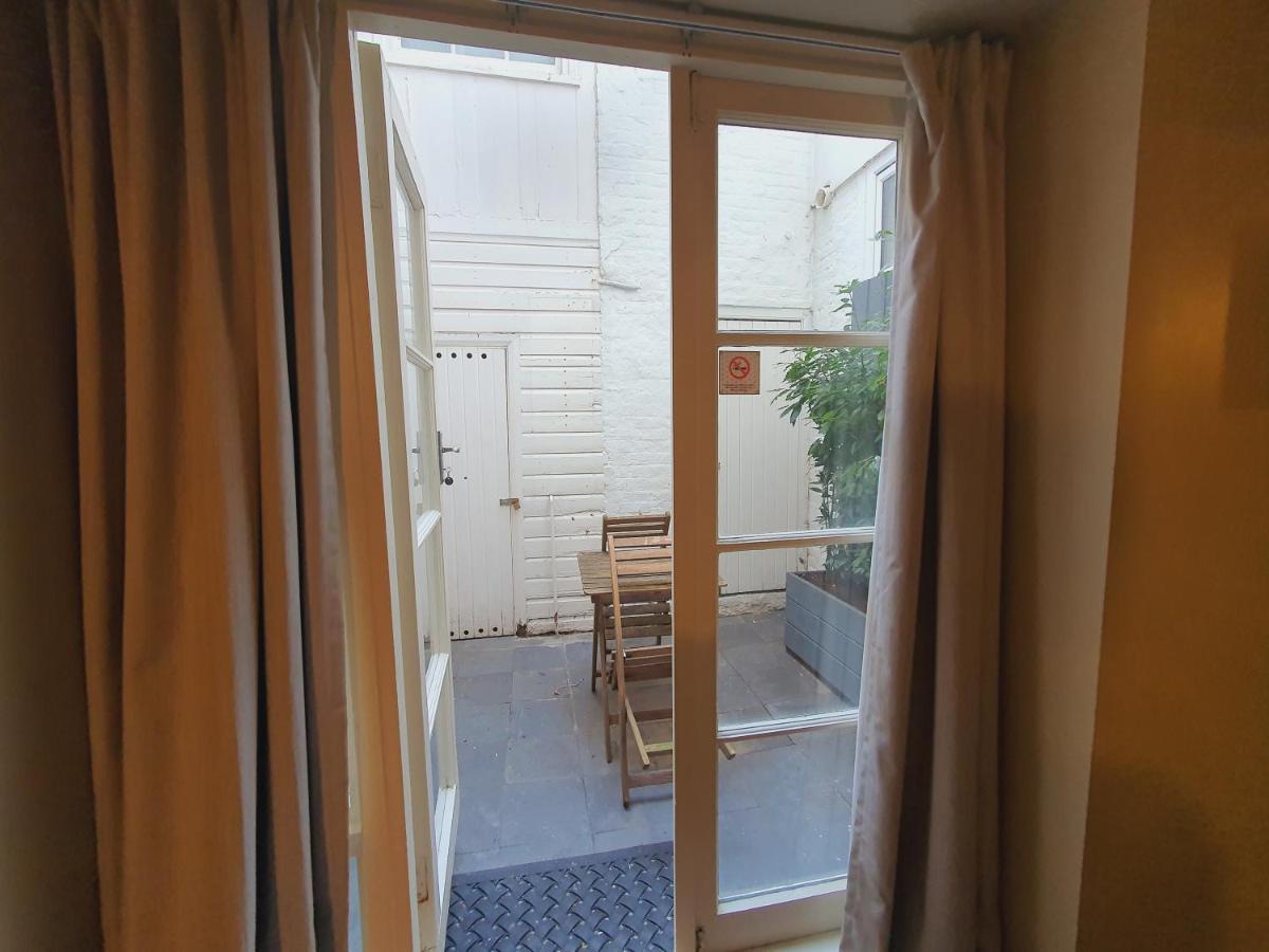 Amherst Brighton Екстериор снимка