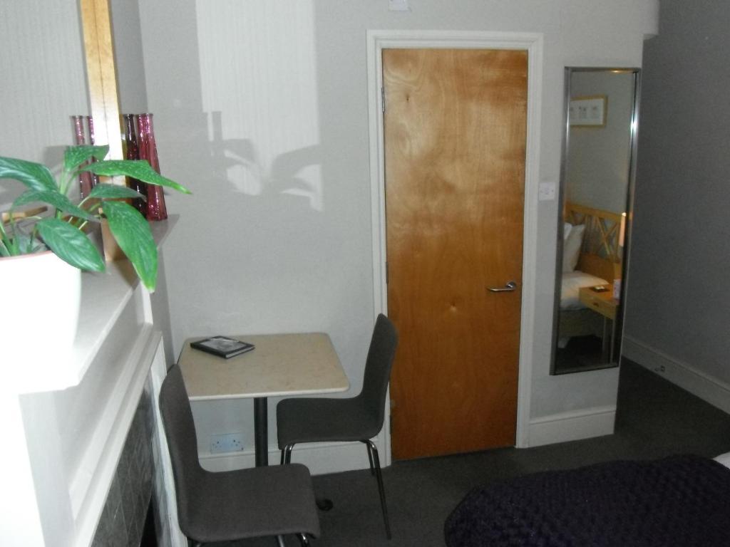 Amherst Brighton Екстериор снимка